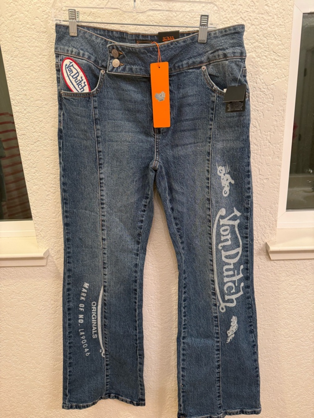 NWT Von Dutch Flare Jeans Y2K Inspired Flying “Eye Balls”Frosted Flared Red Logo